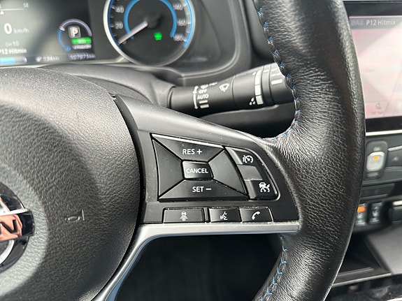 Nissan Leaf 14 of 21