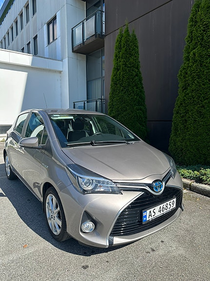 Toyota Yaris 6 of 13