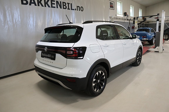 Volkswagen T-Cross 4 of 5