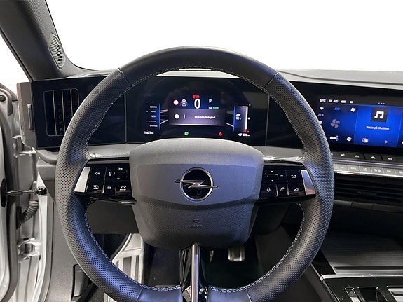 Opel Astra 9 of 30