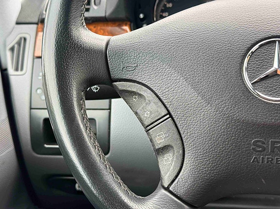 Mercedes-Benz Viano 24 of 30