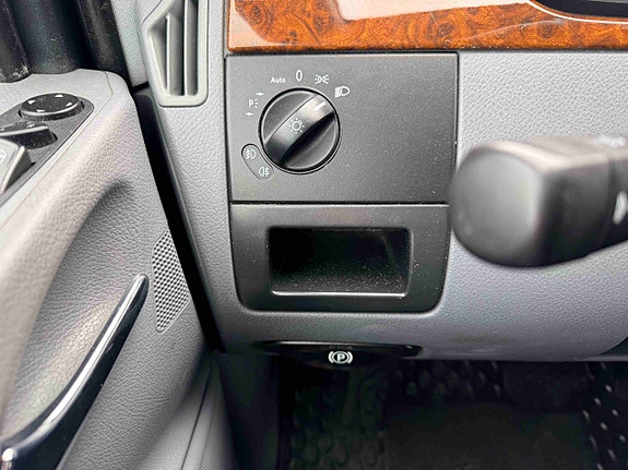Mercedes-Benz Viano 22 of 30
