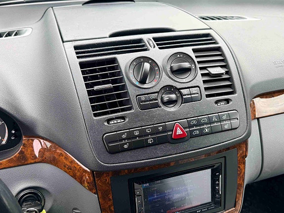 Mercedes-Benz Viano 17 of 30