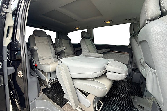 Mercedes-Benz Viano 11 of 30