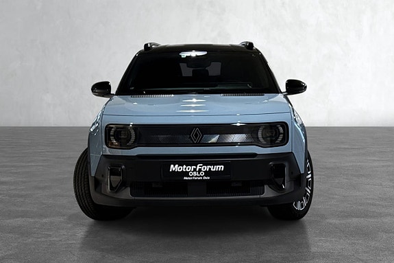 Kompakt SUV med kontrasttak og markante LED-lykter.