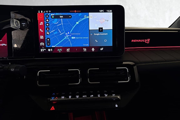 Navigasjon og klimakontroll i en sømløs digital løsning.