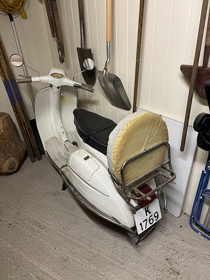 Vespa 125 Sprint 2 of 5