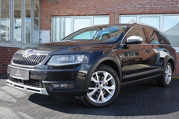 Skoda Octavia Scout 2 of 5