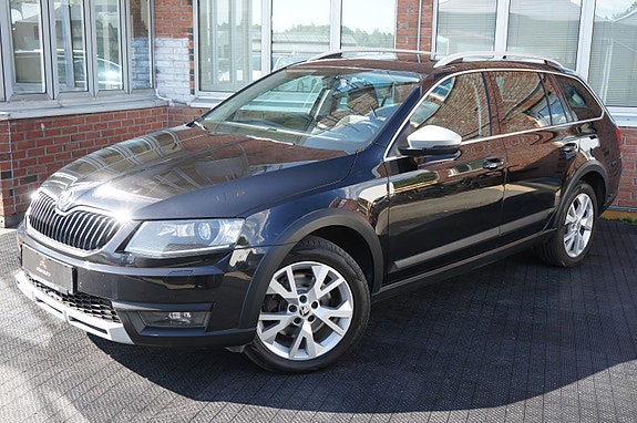 Skoda Octavia Scout 3 of 5