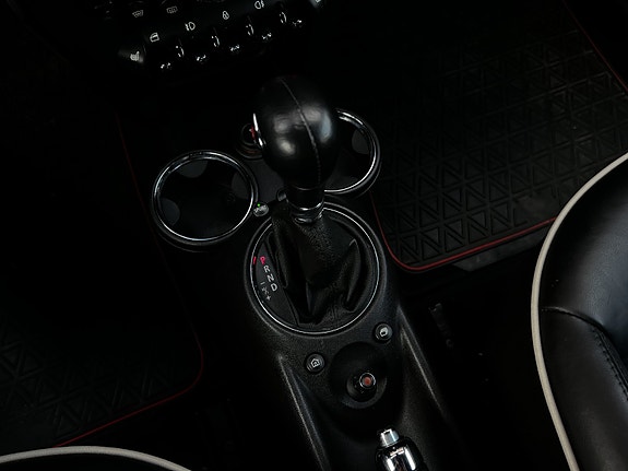 MINI Cooper S 19 of 25
