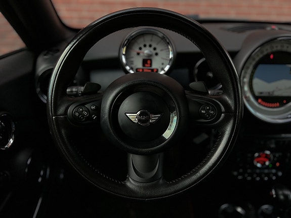 MINI Cooper S 14 of 25