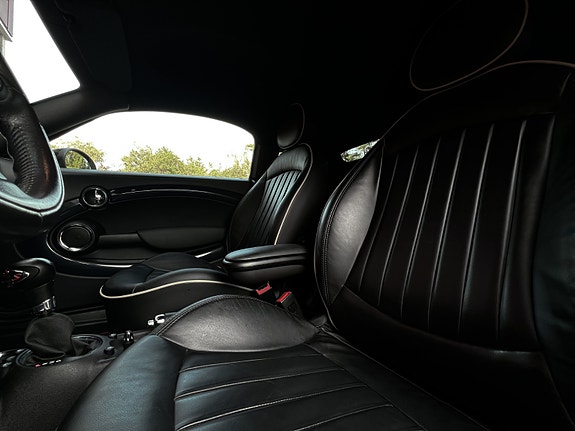 MINI Cooper S 17 of 25
