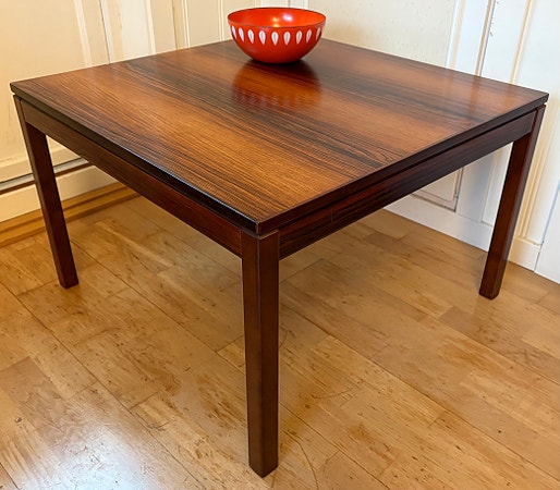 Flott, retro kvadratisk salongbord i palisander