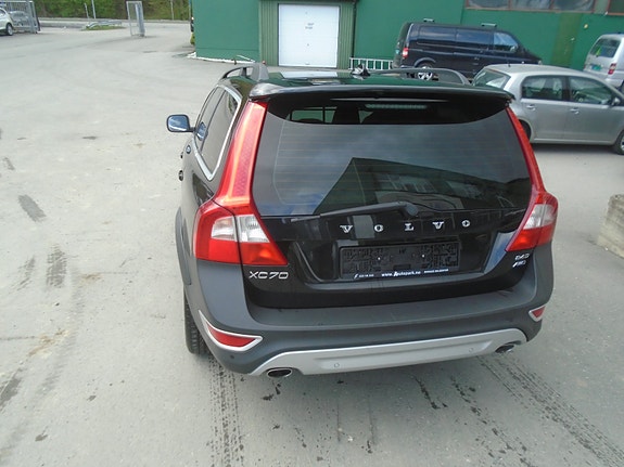 Volvo XC70 4 of 5