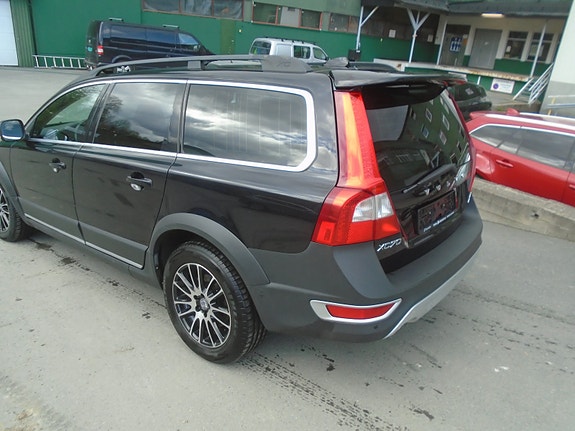 Volvo XC70 3 of 5