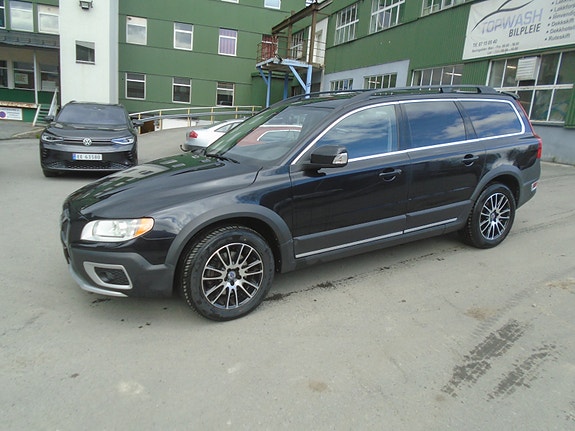 Volvo XC70 2 of 5