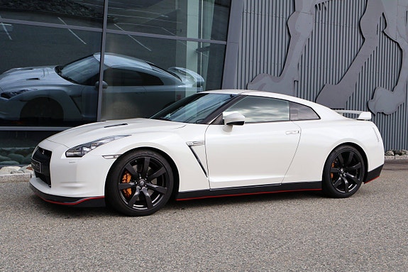 Nissan GT-R
