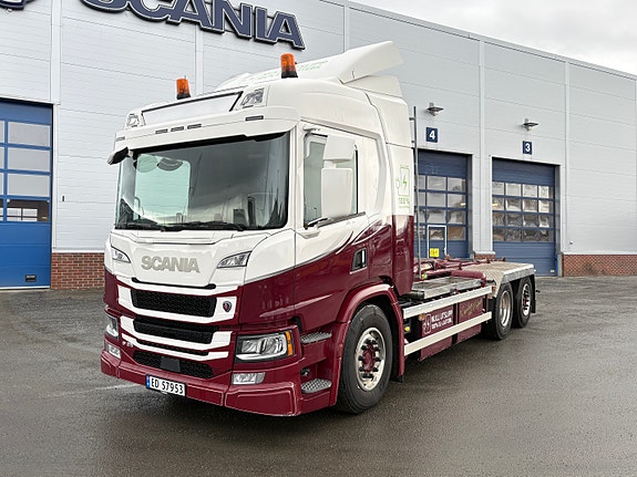 Scania P23 elektrisk med Joab krokløfter