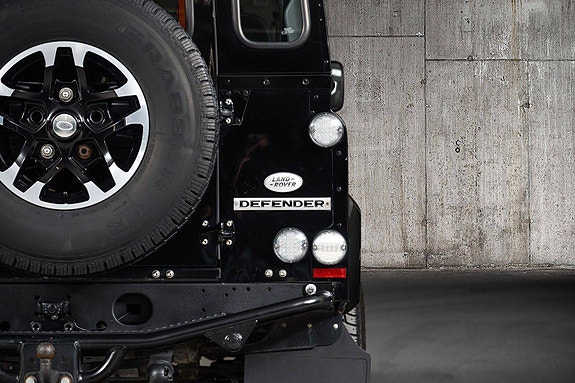 Land Rover Defender 110 5 of 30