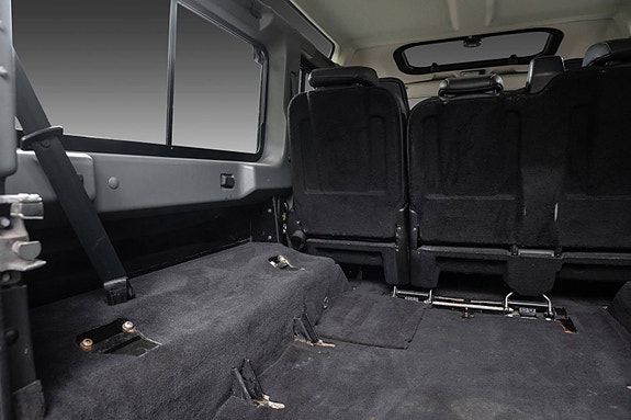 Land Rover Defender 110 29 of 30