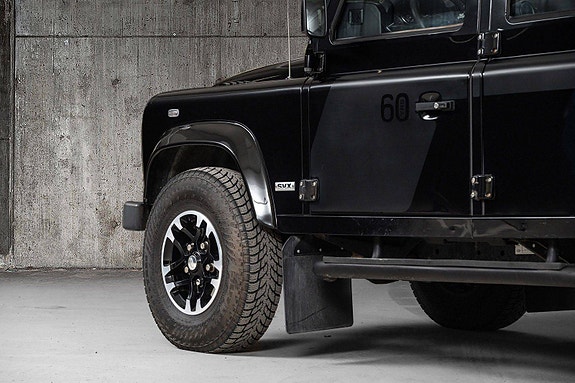 Land Rover Defender 110 9 of 30