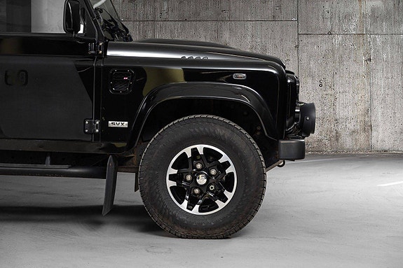 Land Rover Defender 110 10 of 30