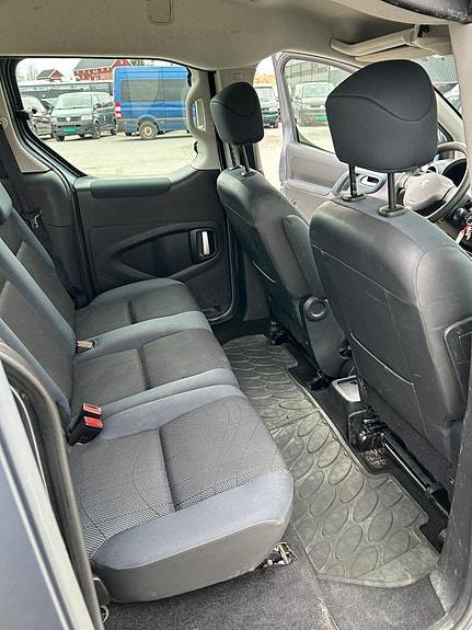 Peugeot Partner 19 of 19