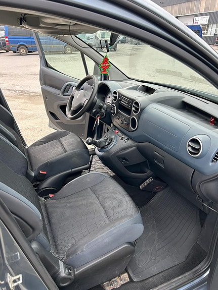 Peugeot Partner 16 of 19