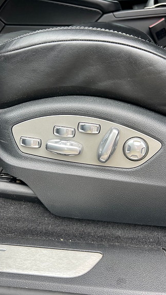 Porsche Macan 3 of 15