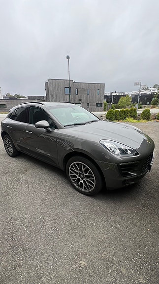 Porsche Macan 10 of 15