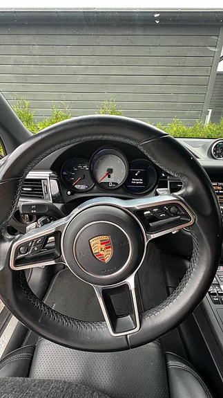 Porsche Macan 4 of 15