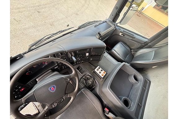 Scania P320 6x2*4 EURO5 + NTM BODY 15 of 23