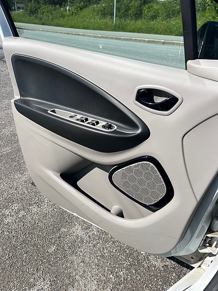 Renault Zoe 21 of 21