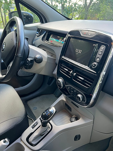 Renault Zoe 14 of 21