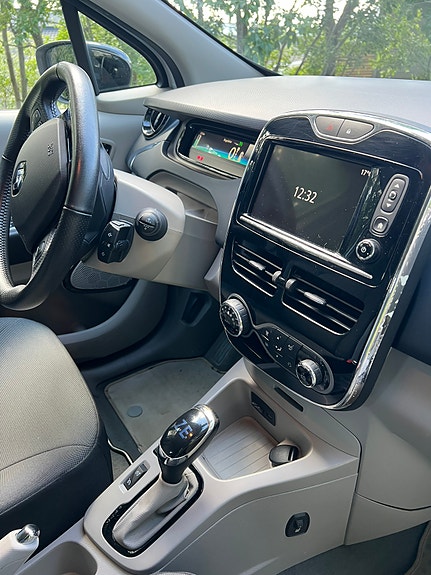Renault Zoe 12 of 21