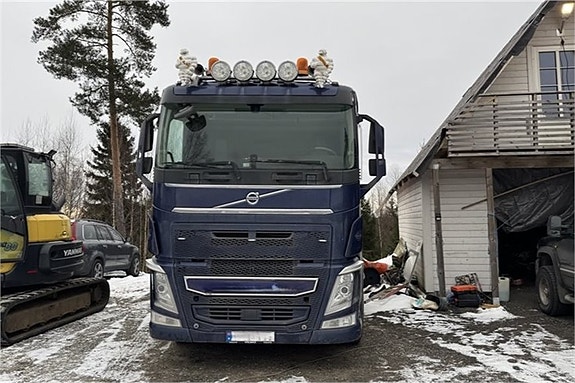 Volvo FH540 2 of 5