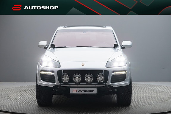 Porsche Cayenne 8 of 30