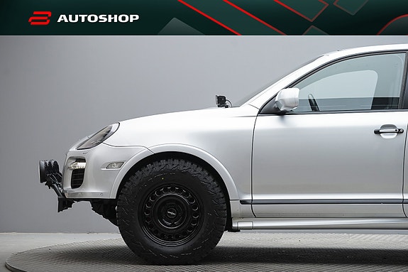 Porsche Cayenne 13 of 30