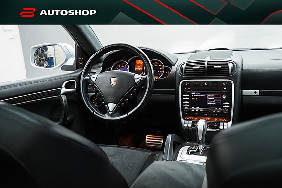 Porsche Cayenne 25 of 30