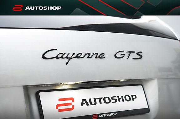 Porsche Cayenne 18 of 30