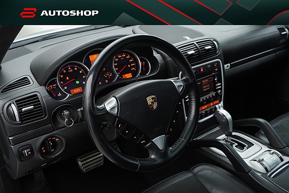 Porsche Cayenne 2 of 5