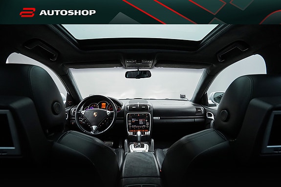 Porsche Cayenne 24 of 30