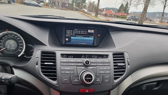 Honda Accord 15 of 30