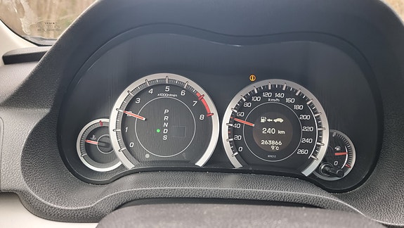 Honda Accord 14 of 30