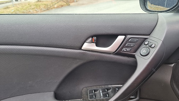 Honda Accord 16 of 30