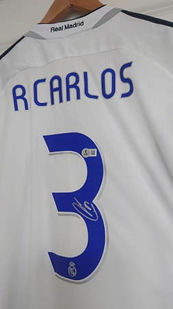 100% ekte Roberto Carlos autograf på Real Madrid fotballdrakt