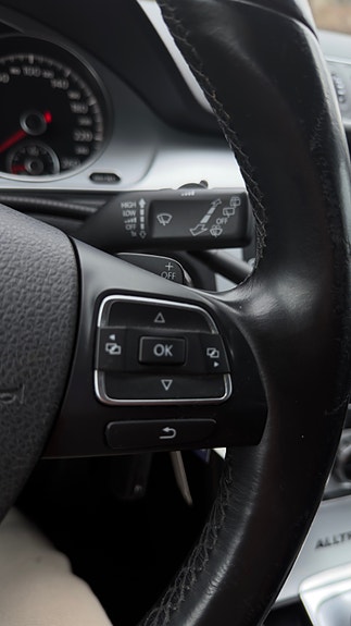 Volkswagen Passat 14 of 15