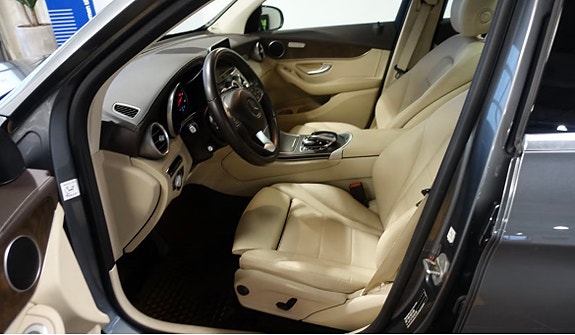 Mercedes-Benz GLC220 d 4 of 17