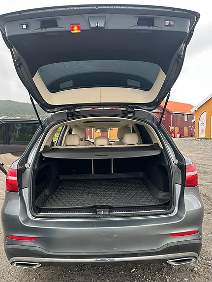 Mercedes-Benz GLC220 d 26 of 30