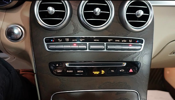 Mercedes-Benz GLC220 d 9 of 17